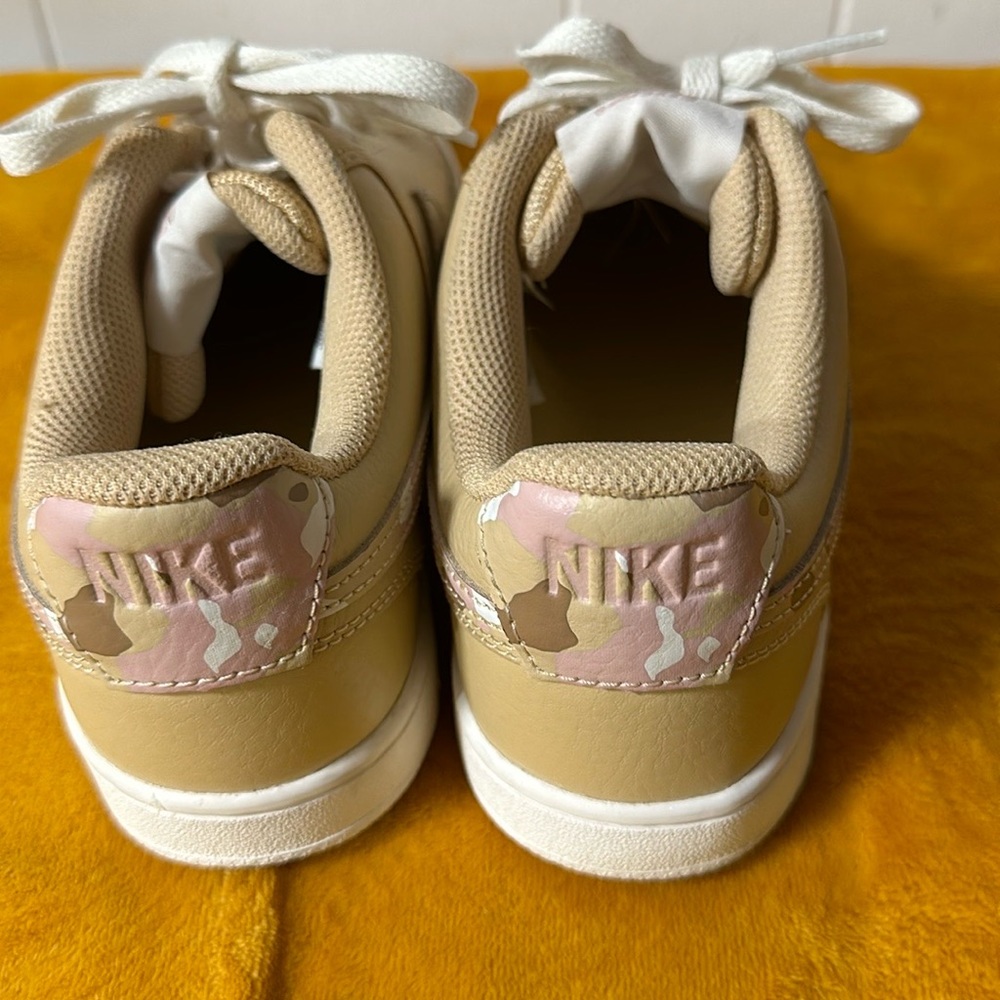 Nike Air One size 9